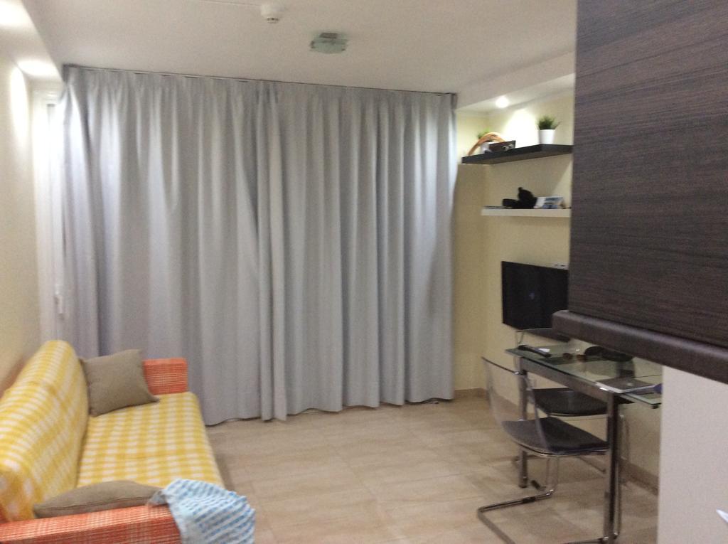 Apartment With Terrace In Playa De Las Americas Екстериор снимка