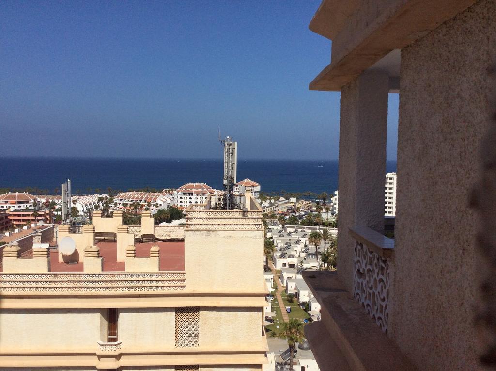 Apartment With Terrace In Playa De Las Americas Екстериор снимка