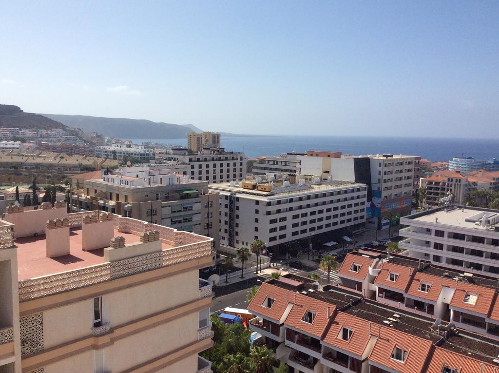 Apartment With Terrace In Playa De Las Americas Екстериор снимка