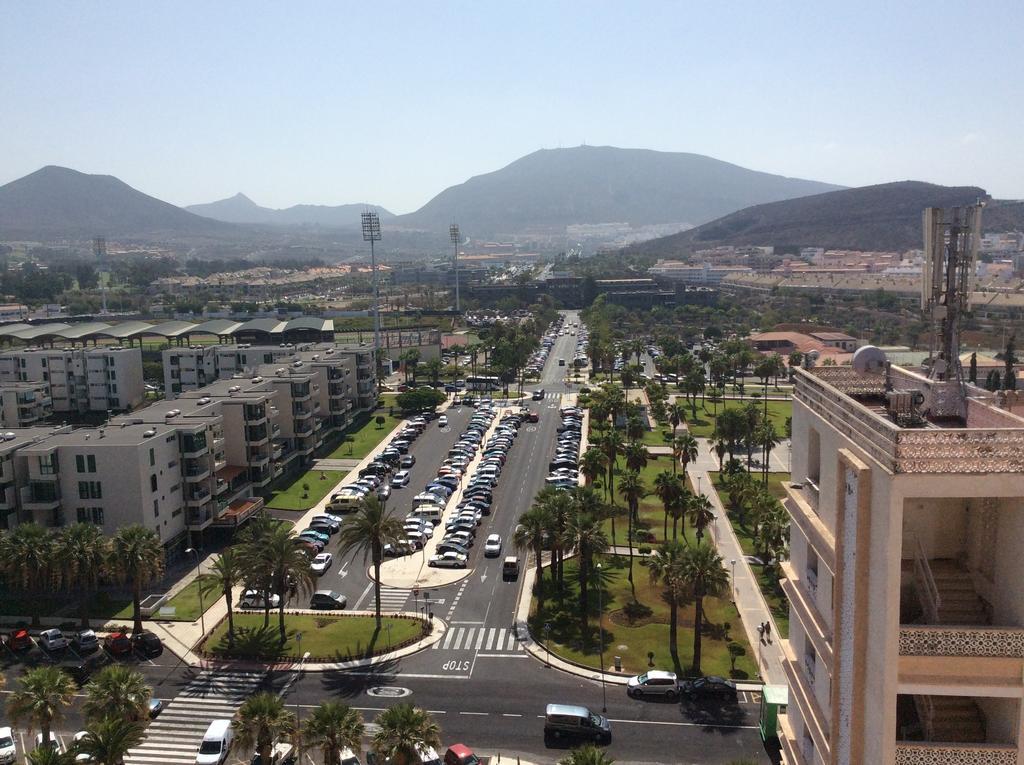 Apartment With Terrace In Playa De Las Americas Екстериор снимка