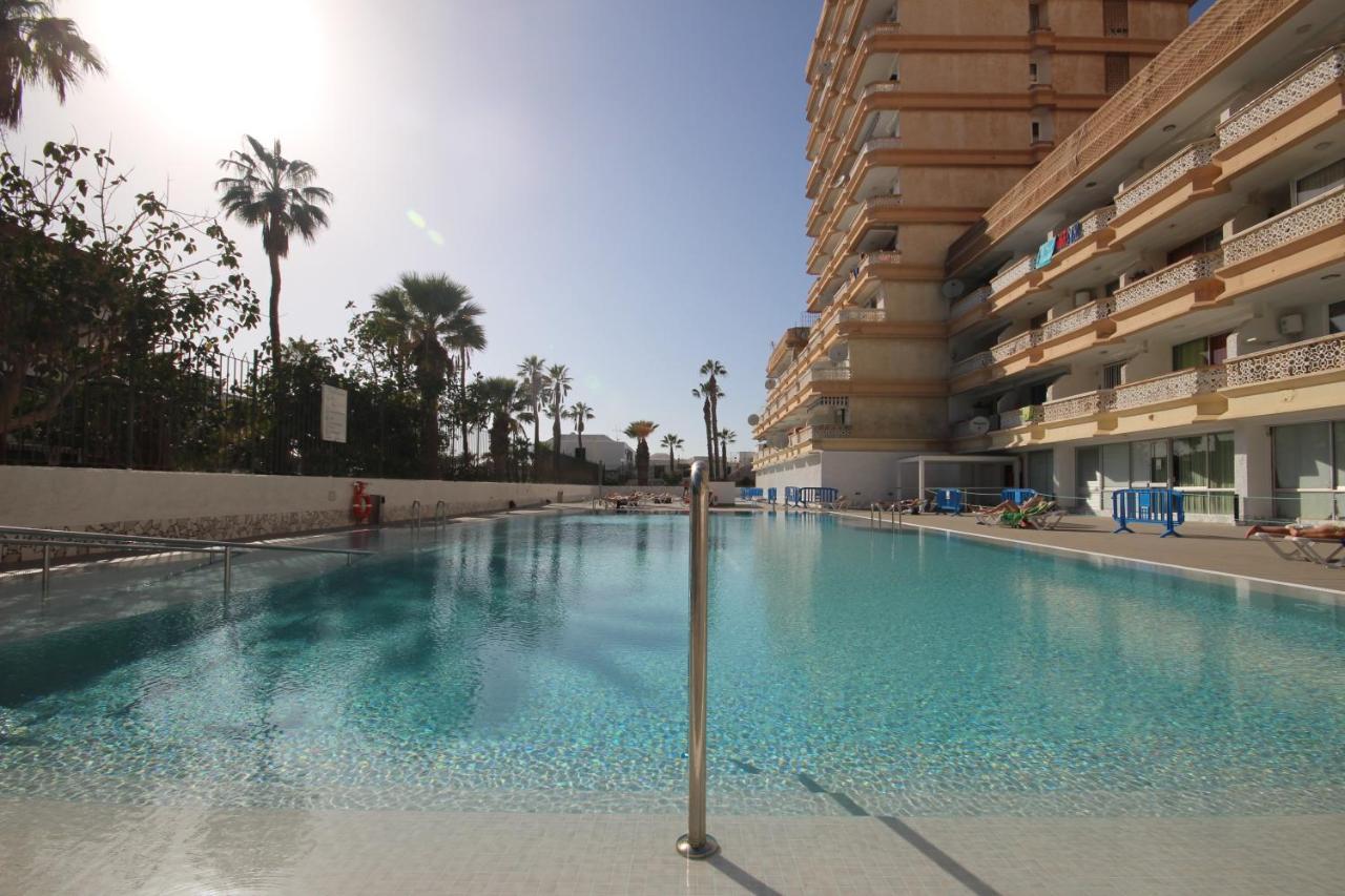 Apartment With Terrace In Playa De Las Americas Екстериор снимка